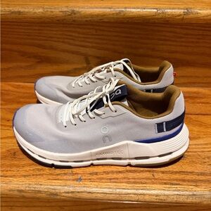 EUC ~ On Running Women’s  Gray and Blue Running Shoes Size 9